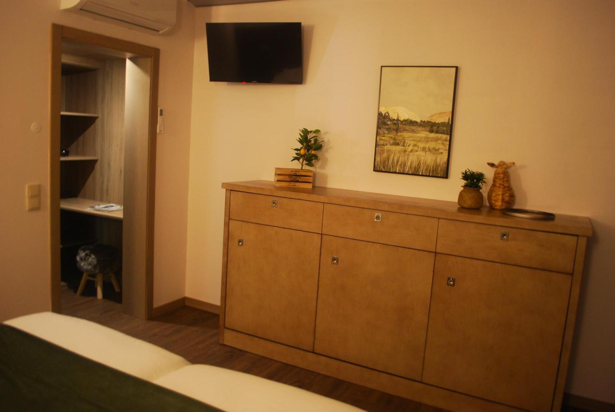 Quinta Padre Lobo Guest House ซังตามาเรีย ดา เฟย์รา ภายนอก รูปภาพ