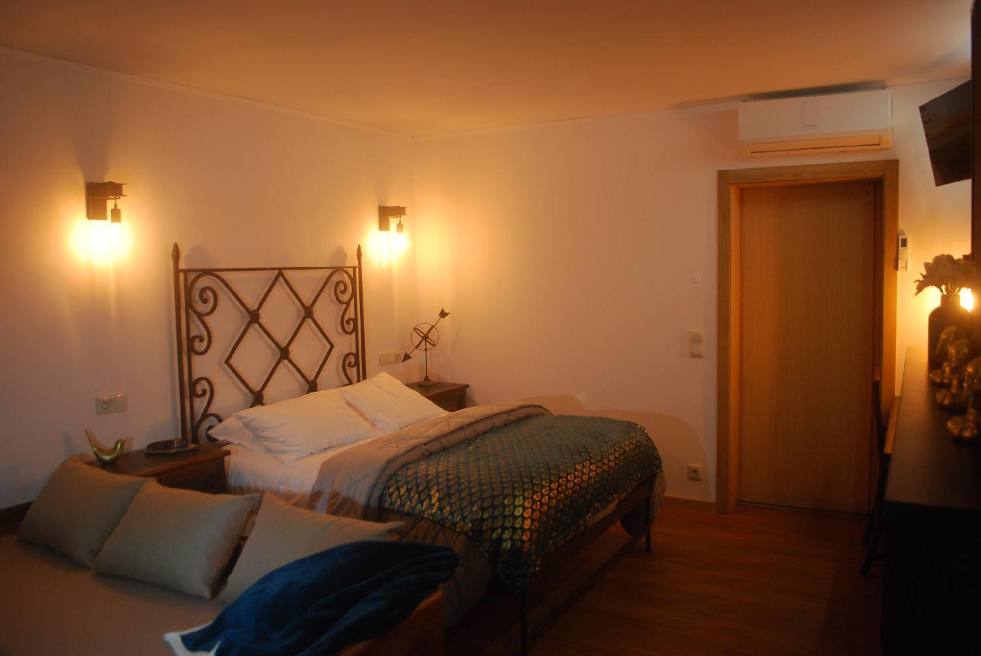 Quinta Padre Lobo Guest House ซังตามาเรีย ดา เฟย์รา ภายนอก รูปภาพ