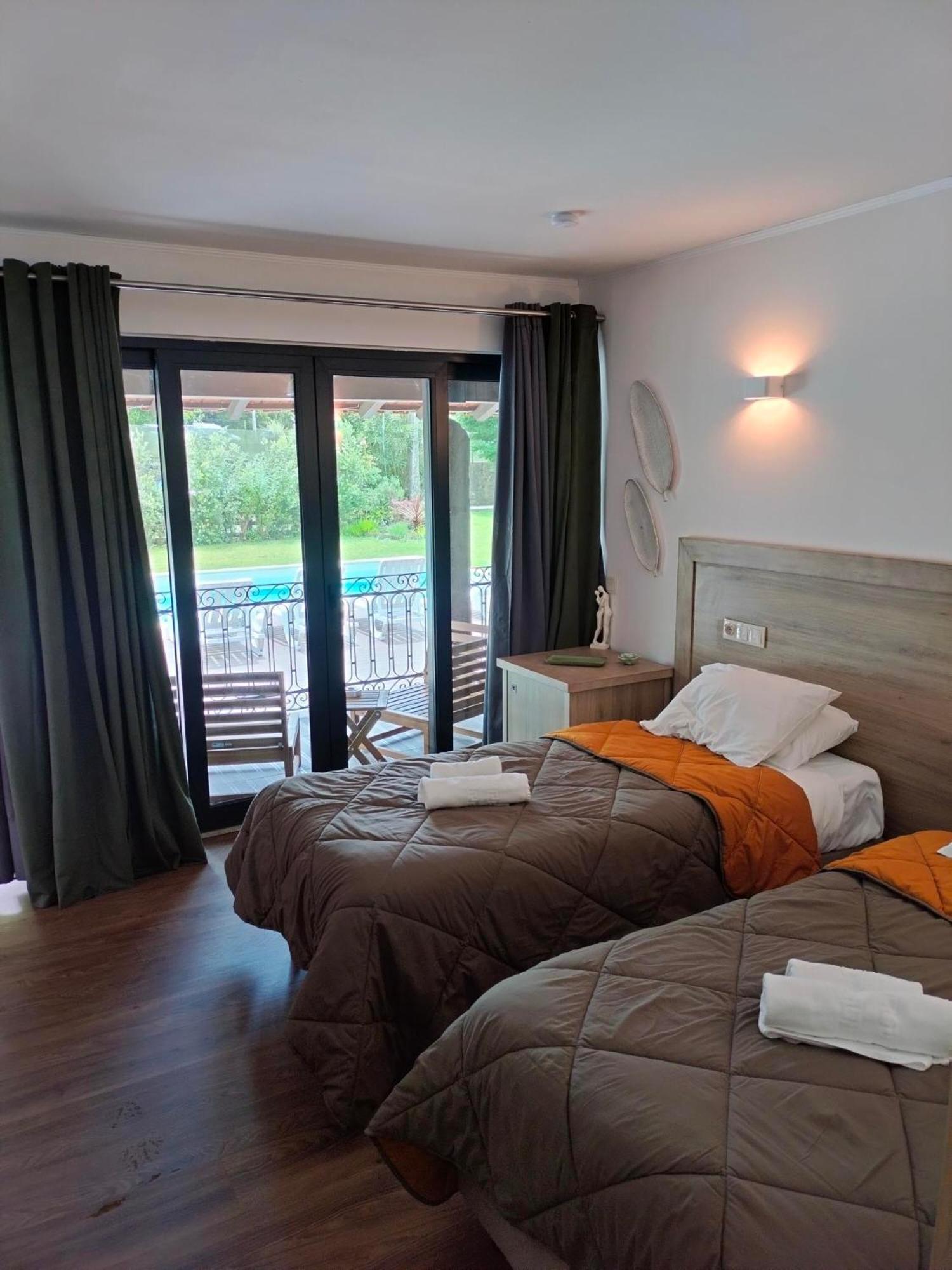 Quinta Padre Lobo Guest House ซังตามาเรีย ดา เฟย์รา ห้อง รูปภาพ