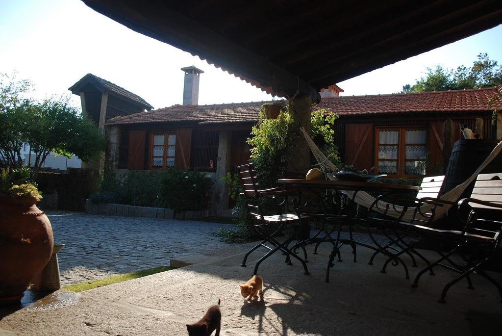 Quinta Padre Lobo Guest House ซังตามาเรีย ดา เฟย์รา ภายนอก รูปภาพ