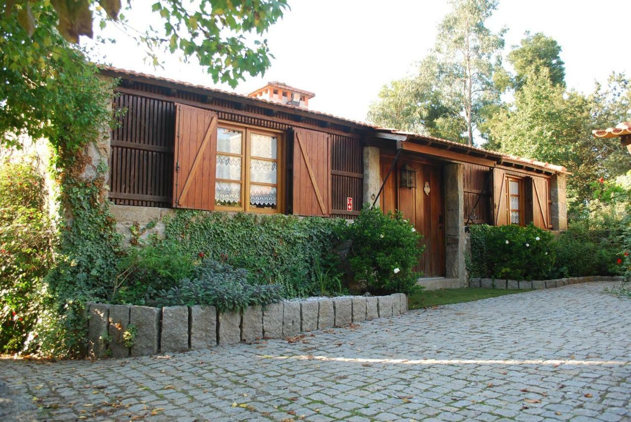 Quinta Padre Lobo Guest House ซังตามาเรีย ดา เฟย์รา ภายนอก รูปภาพ